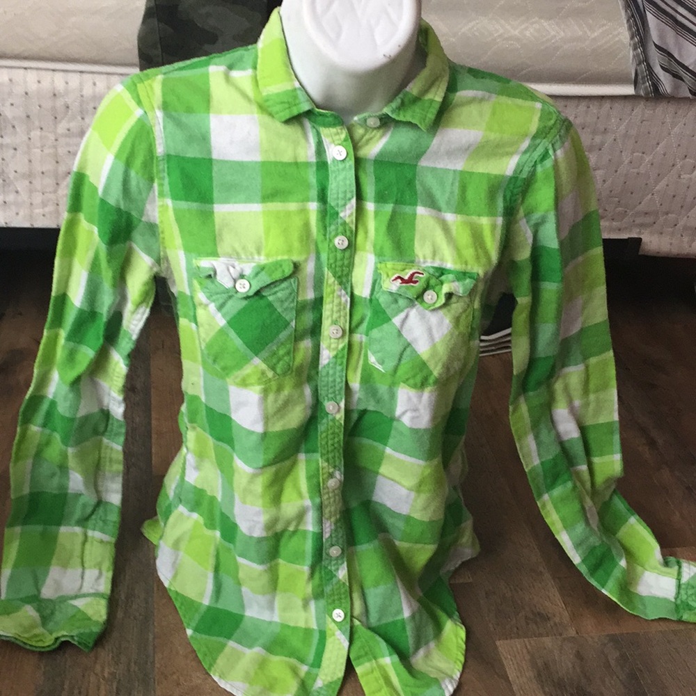 A green long sleeve plaid Hollister shirt